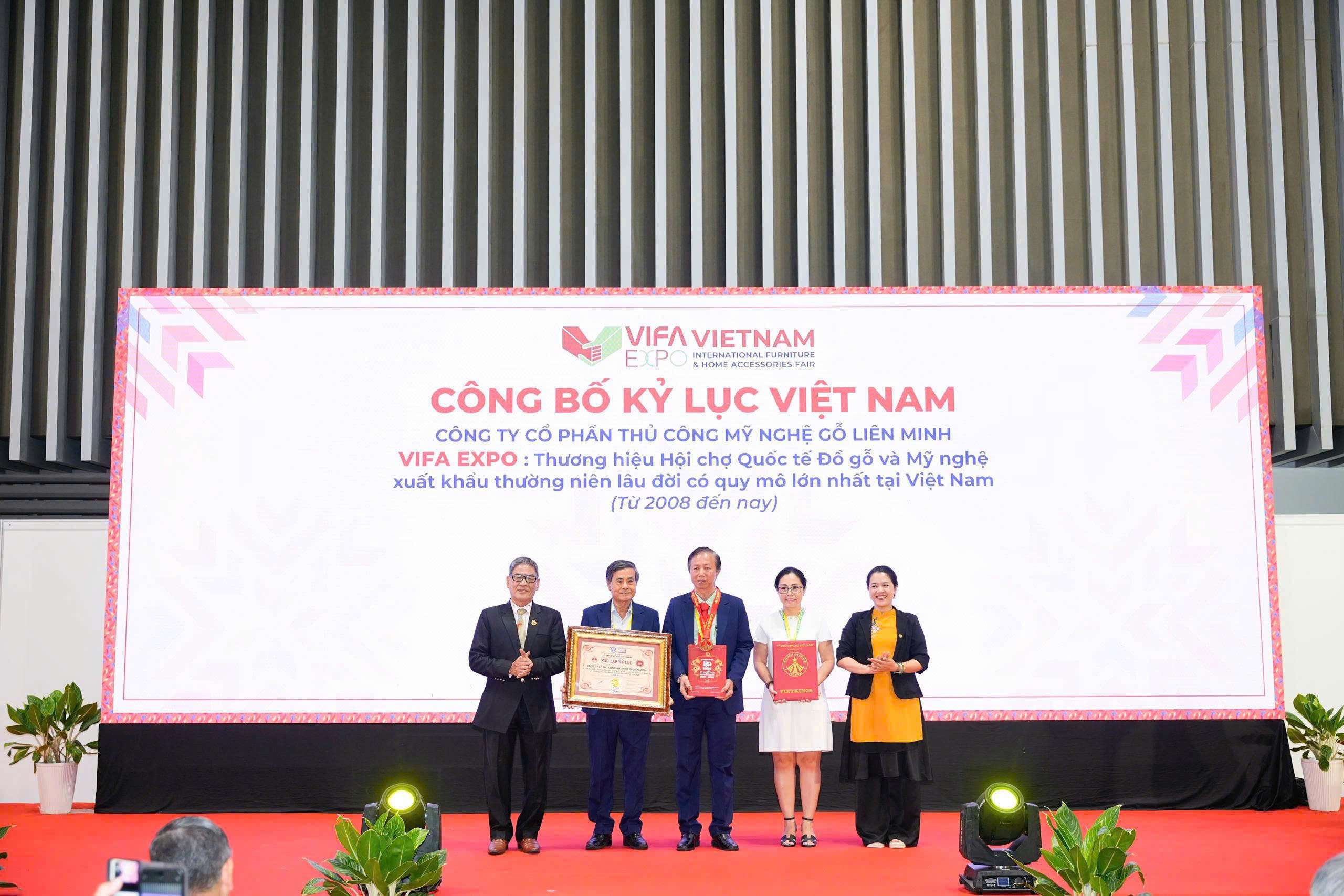 ky luc Viet Nam
