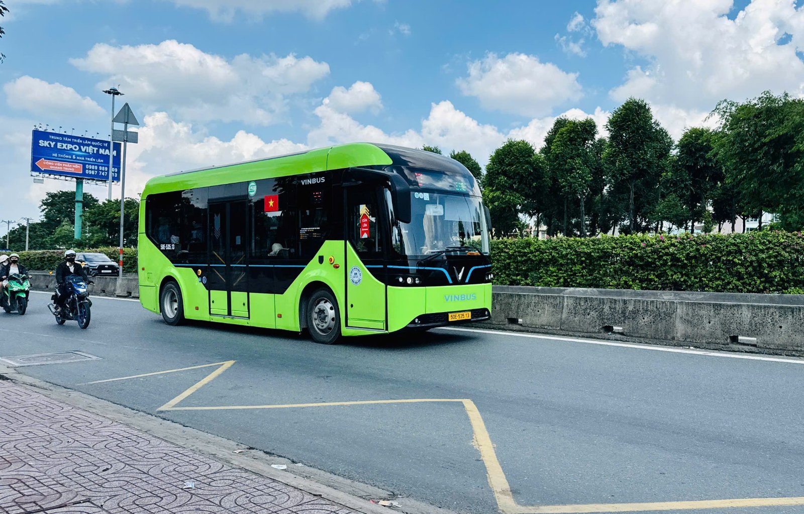 go to sky expo by bus