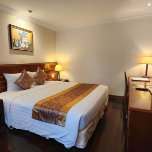 first hotel king room